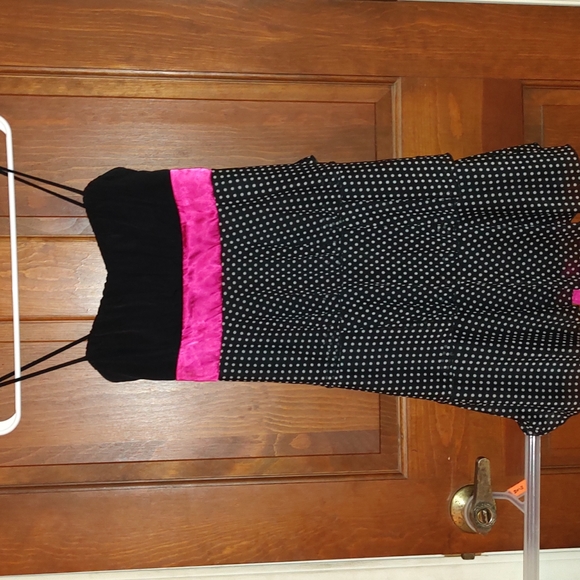 Stylish Dressy tank top! - Picture 1 of 3